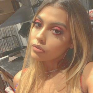 Meet your Posher, Paula